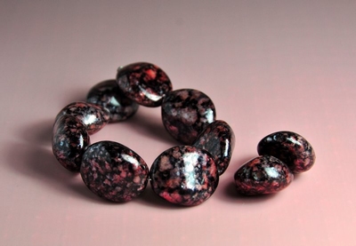 5020410 1 X Glaskraal rosegraniet 26x22mm