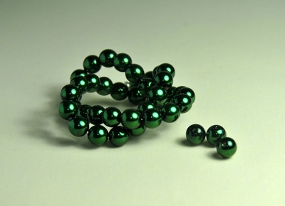 5010073  20 X Glasparel donker groen 8mm.