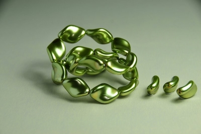 5010067  10 X Glasparel fantasie Olijfgroen 19mm.