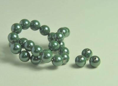 5010233 20 X Glasparel mat olijf 8mm