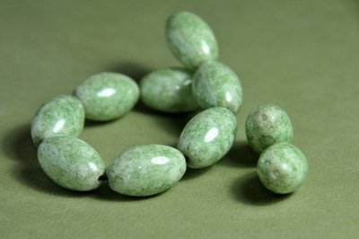 50201107 5 X Glaskraal ovaal groen  20x13mm