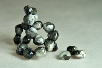 5020096 15 X Glaskraal grijs  11x9mm