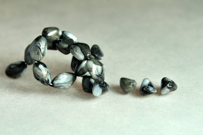 5020095 15 X Glaskraal  grijs 12x8mm