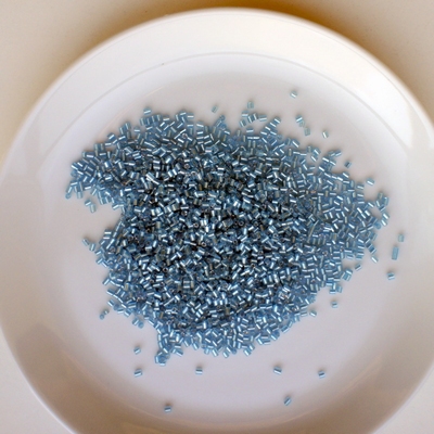 ST02 Turquoise staafkralen 2,5 mm zakje 25 gram